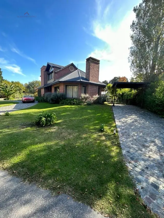 Casa de 4 ambientes en venta en Jorge Newbery