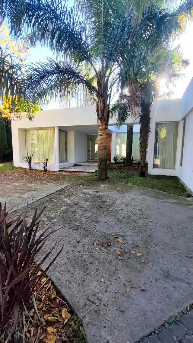 Casa de 5 ambientes en alquiler en BOSQUE ALEGRE