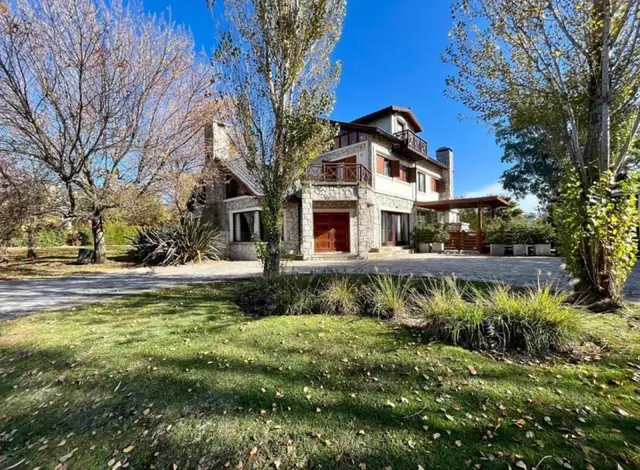 Casa de 6 ambientes en alquiler en BOSQUE PERALTA RAMOS