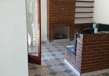 Casa de 4 ambientes en alquiler en LOS PINARES