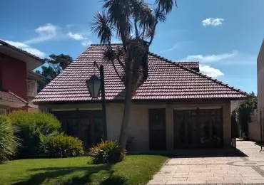 Casa de 5 ambientes en venta en LOS PINARES