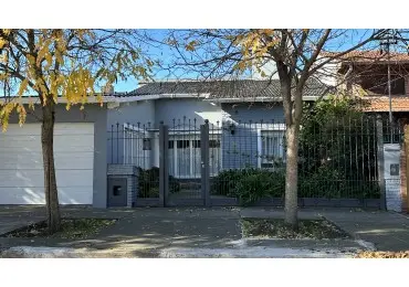 Casa de 6 ambientes en venta en VILLA PRIMERA