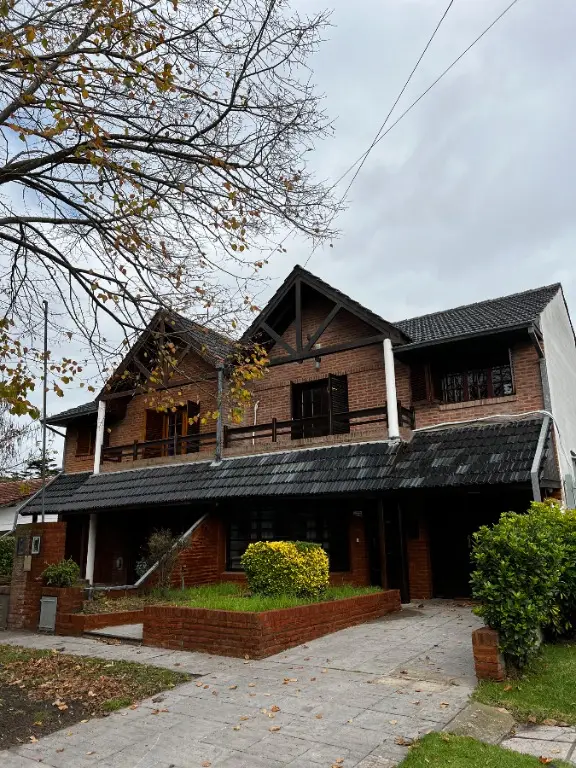 Casa de 4 ambientes en venta en ESTRADA JOSE MANUEL