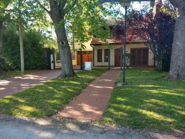 Casa de 5 ambientes en venta en LA FLORIDA