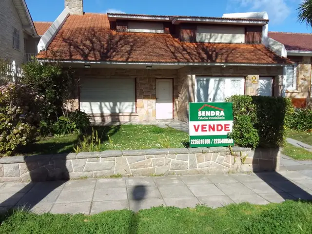 Casa de 4 ambientes en venta en PRIMERA JUNTA