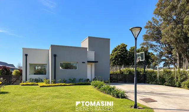 Casa de 3 ambientes en venta en Jorge Newbery
