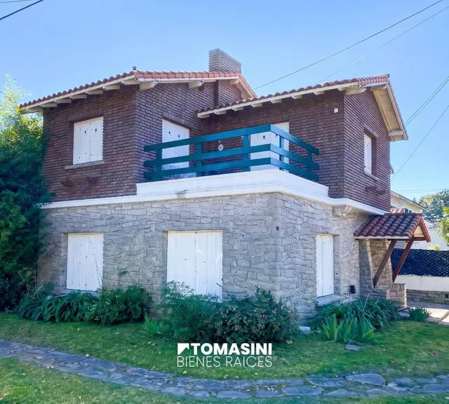 Casa de 5 ambientes en alquiler en PLAYA GRANDE