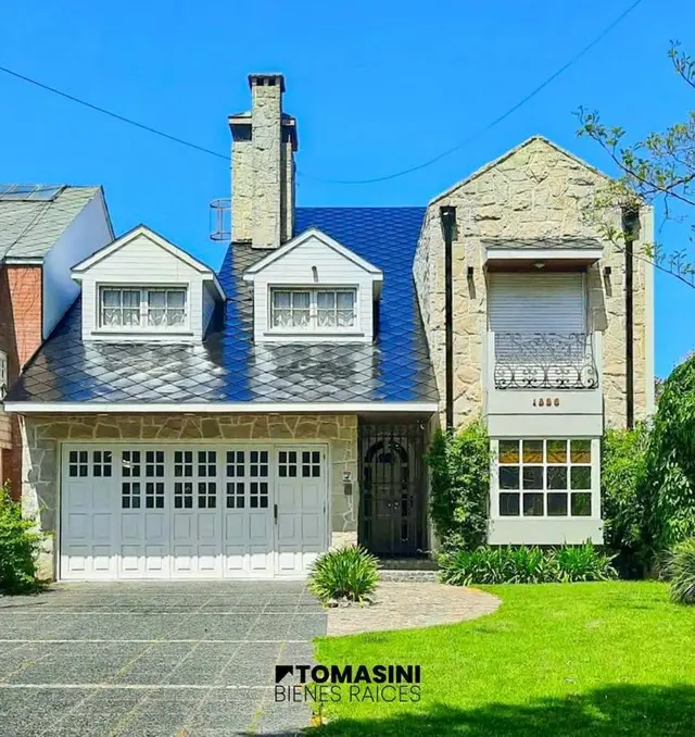 Casa de 4 ambientes en venta en PARQUE LURO