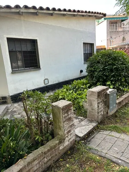 Casa de 3 ambientes en venta en LA PERLA