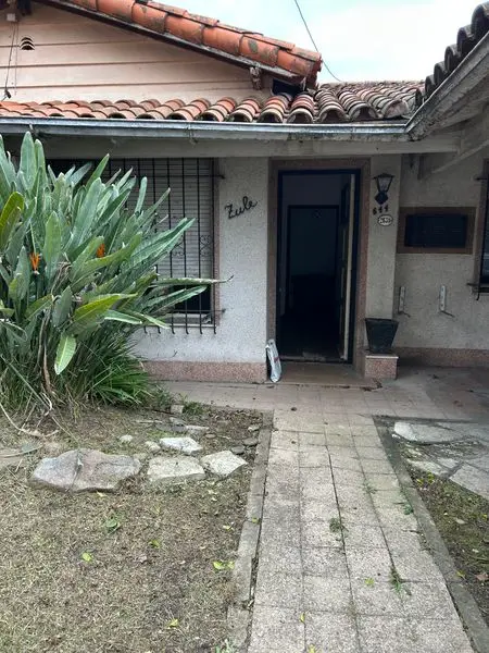 Casa de 4 ambientes en venta en Libertad