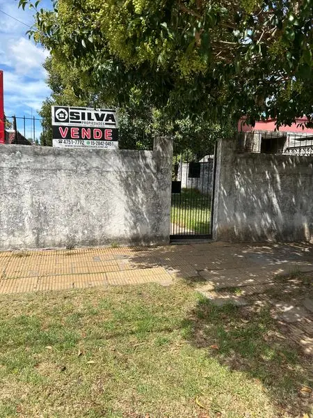 Casa de 3 ambientes en venta en LA PERLA