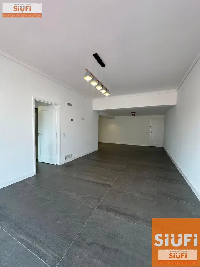 Departamento de 4 ambientes en venta en Área Centro