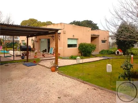 Casa de 4 ambientes en venta en Las Margaritas