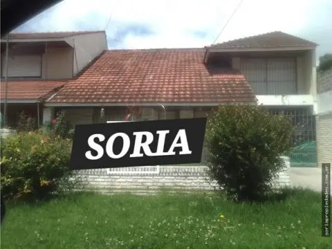 Casa de 4 ambientes en venta en BOSQUE ALEGRE
