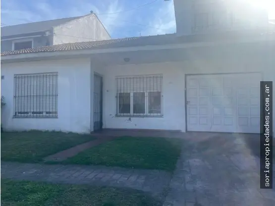 Casa de 3 ambientes en venta en VILLA PRIMERA