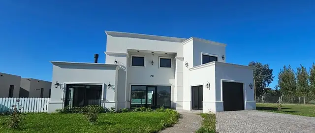 Casa de 3 ambientes en venta en NUEVO GOLF