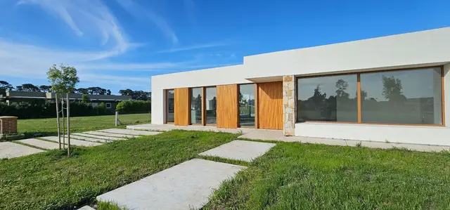 Casa de 3 ambientes en venta en Jorge Newbery