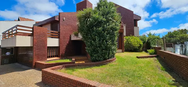 Casa de 3 ambientes en venta en PRIMERA JUNTA