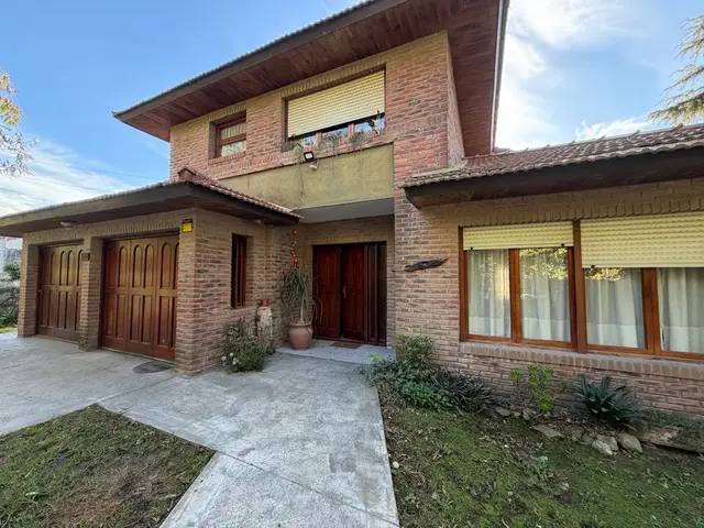 Casa de 4 ambientes en venta en EL GAUCHO