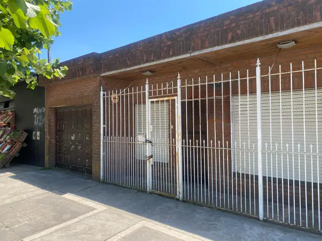 Casa de 4 ambientes en venta en CORONEL DORREGO