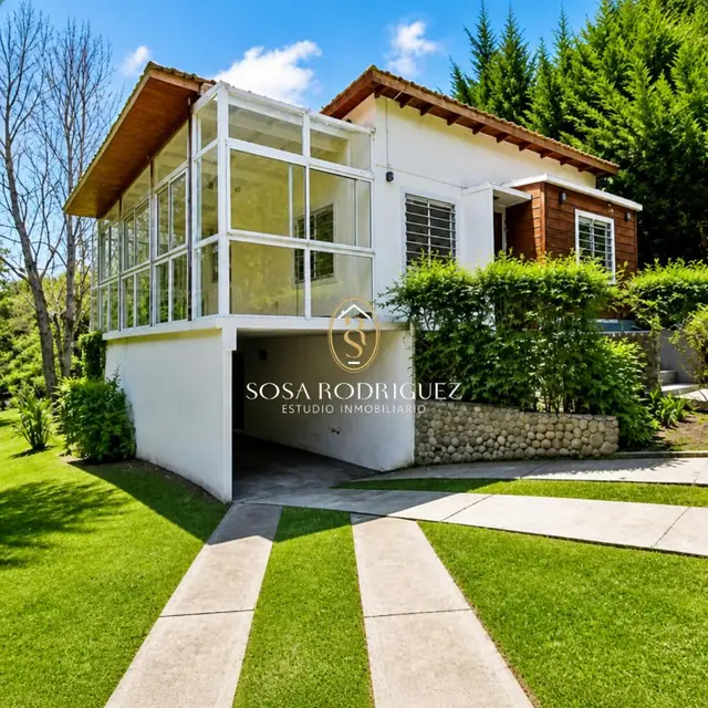 Casa de 2 ambientes en venta en LA GLORIA DE LA PEREGRINA
