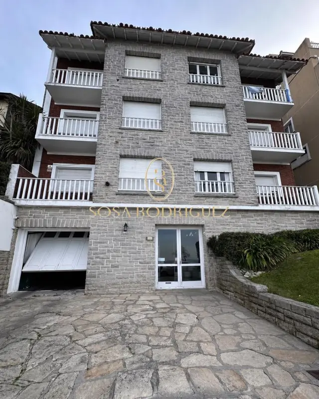 Departamento de 2 ambientes en venta en BOSQUE GRANDE
