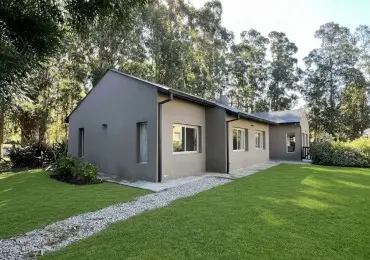 Casa de 4 ambientes en alquiler en Jorge Newbery