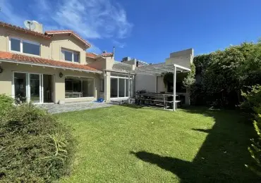 Casa en alquiler temporario en Playa Grande
