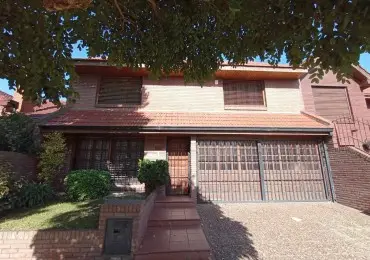 Casa de 5 ambientes en venta en NUEVA POMPEYA