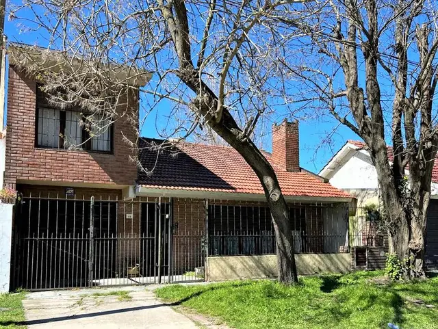 Casa de 4 ambientes en venta en LOS PINARES