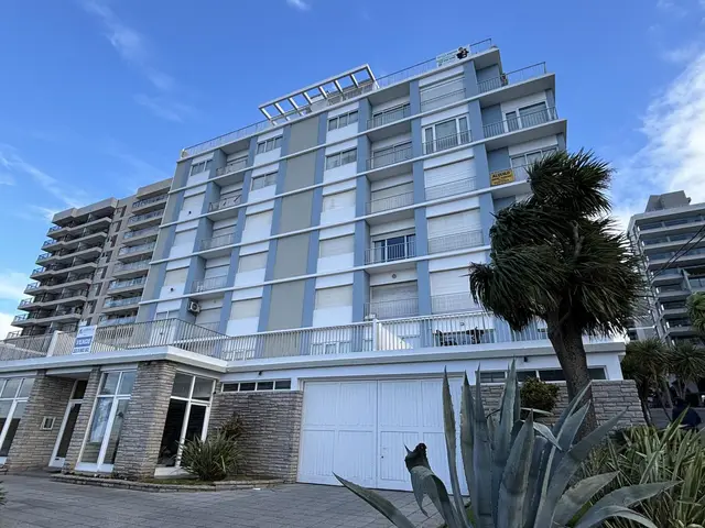 Departamento de 4 ambientes en venta en BOSQUE GRANDE