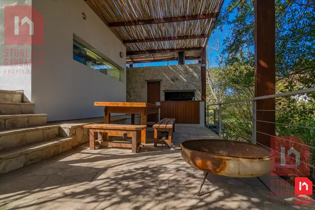 Casa de 4 ambientes en venta en Playa Chapadmalal
