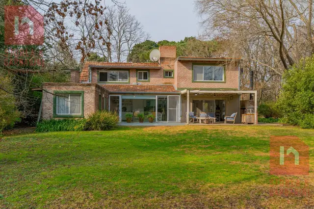 Casa de 5 ambientes en venta en Playa Chapadmalal