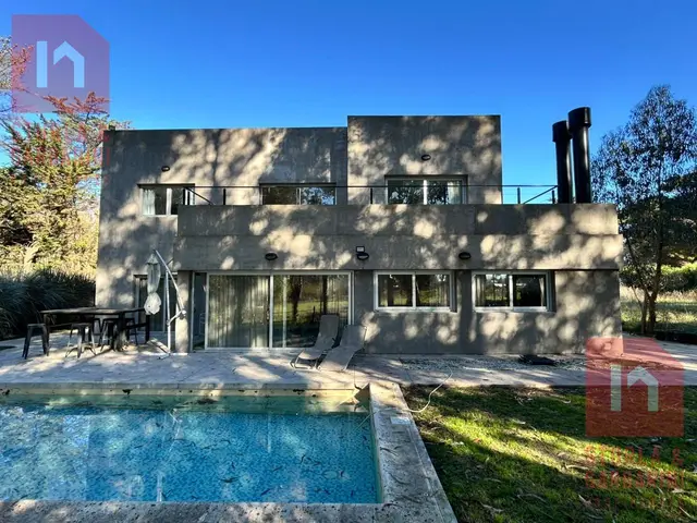 Casa de 4 ambientes en venta en Playa Chapadmalal