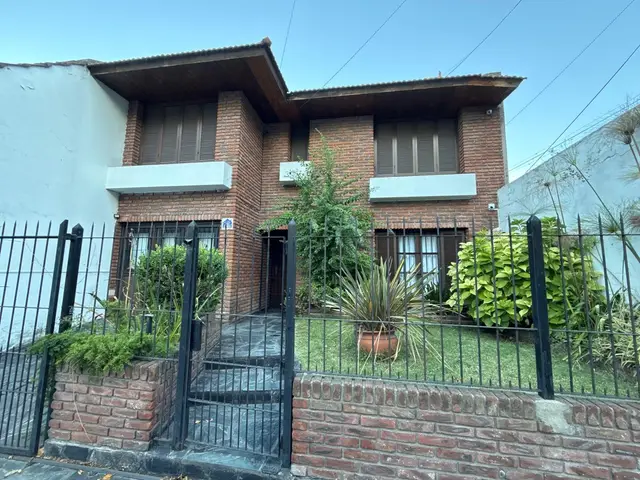 Casa de 6 ambientes en venta en NUEVA POMPEYA