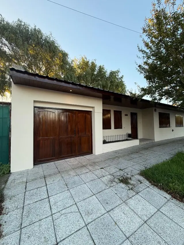 Casa de 4 ambientes en venta en PLAZA PERALTA RAMOS