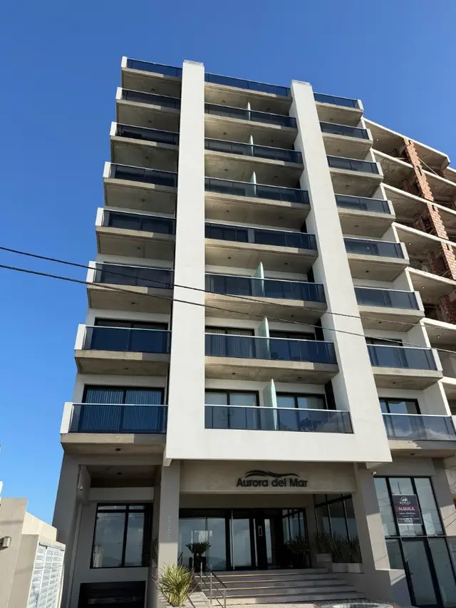 Departamento de 3 ambientes en venta en ESTACION TERMINAL (ALDREY)