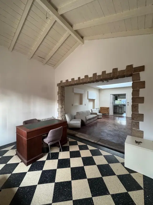 Casa de 6 ambientes en venta en LOS TRONCOS
