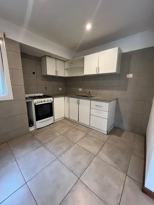 Departamento de 3 ambientes en venta en ESTACION TERMINAL (ALDREY)