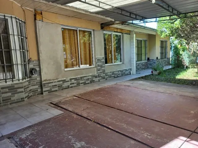 Casa de 3 ambientes en venta en ESTACION CAMET