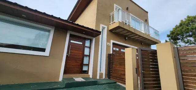Casa de 4 ambientes en venta en LOS ACANTILADOS
