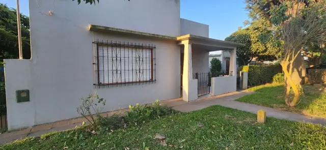 Casa de 3 ambientes en venta en ESTACION CAMET