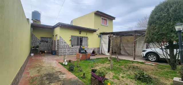 Casa de 4 ambientes en venta en PARQUE CAMET