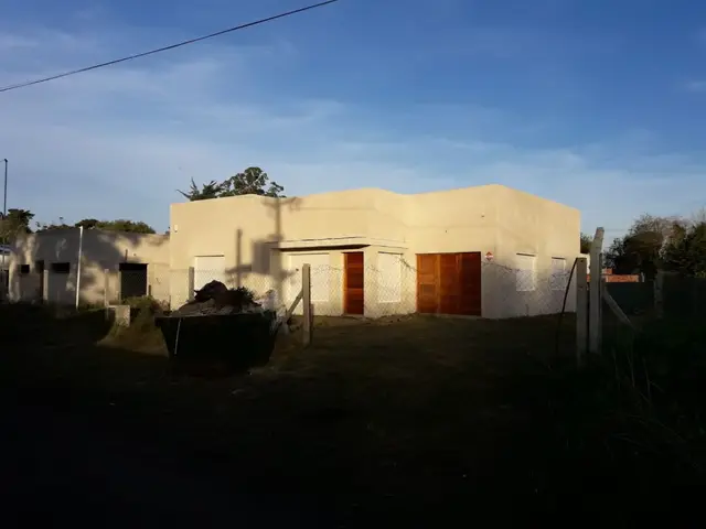 Casa de 4 ambientes en venta en ESTACION CAMET