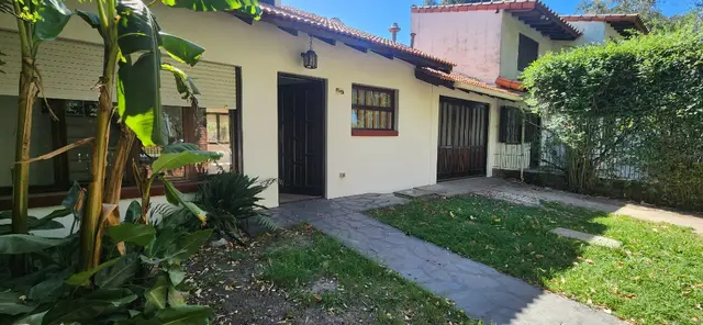 Casa de 4 ambientes en venta en LOS TILOS
