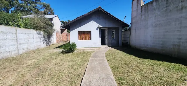 Casa de 3 ambientes en venta en ESTACION CAMET